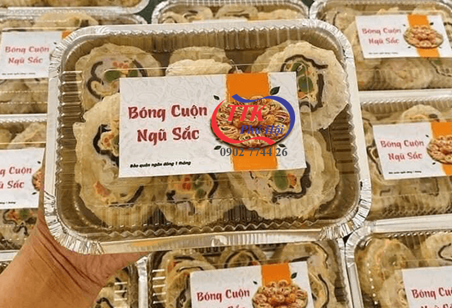 In thương hiệu trên nắp khay giấy bạc