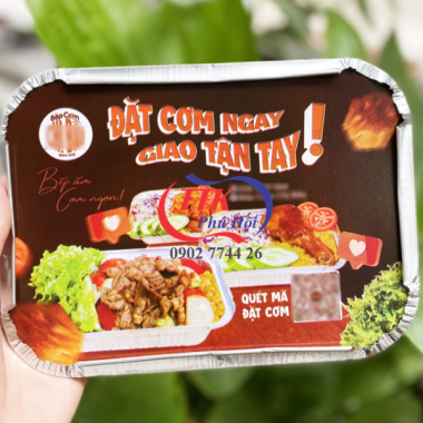 In thương hiệu trên nắp khay giấy bạc
